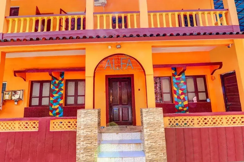 OYO 62737 Alfa Guest House