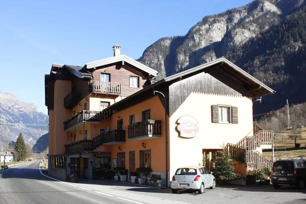 Albergo Ristorante Pizzeria DEL PONTE
