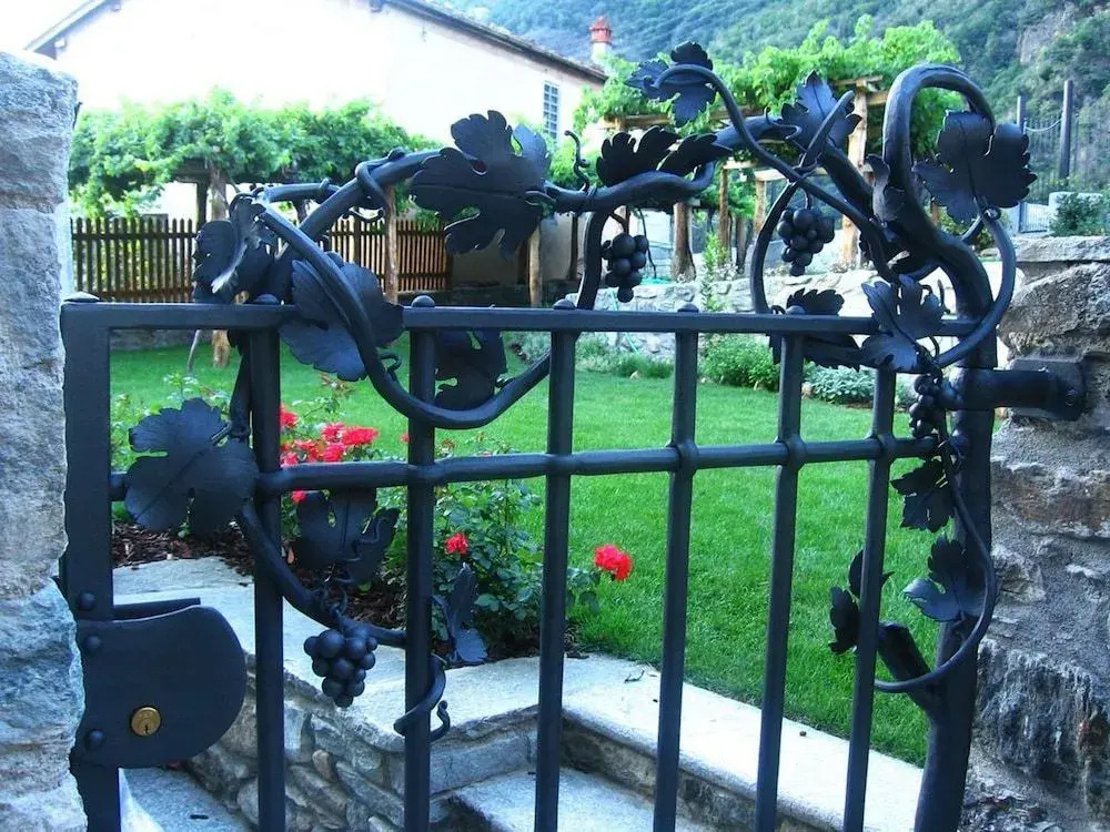 La Maison Des Vignerons Chambres DHotes B&B