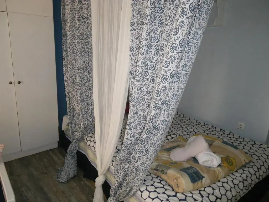 Romantically allured studio next to the center