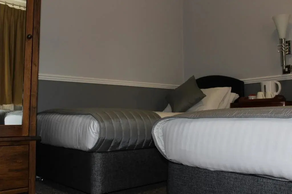 Ambassador Court Hotel