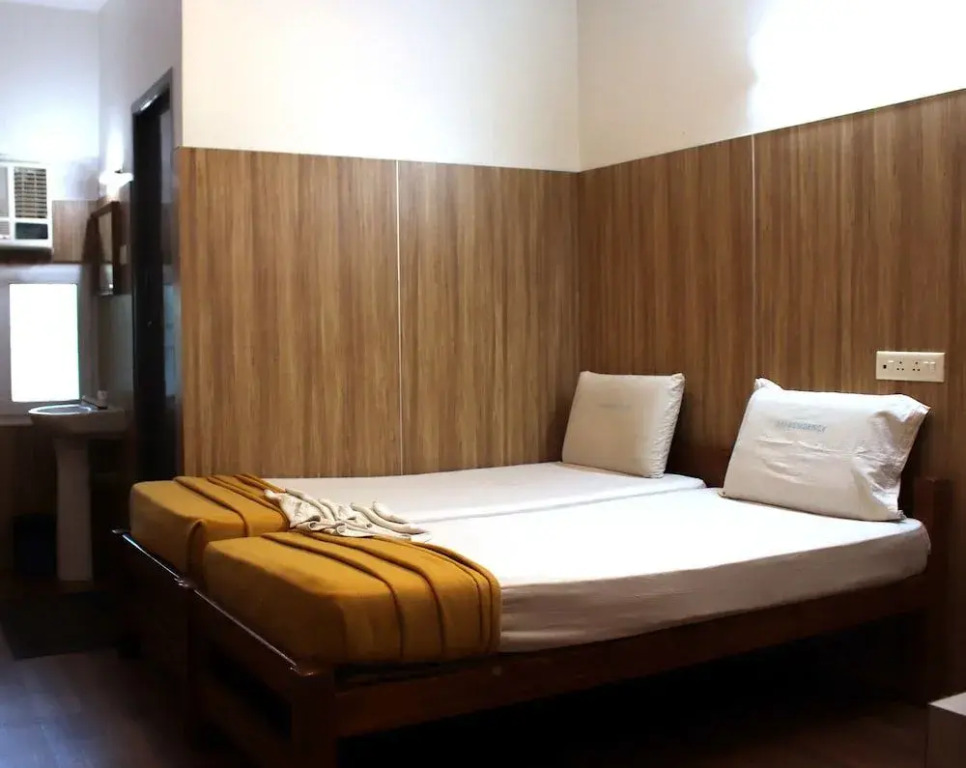 Hotel Saravanaa