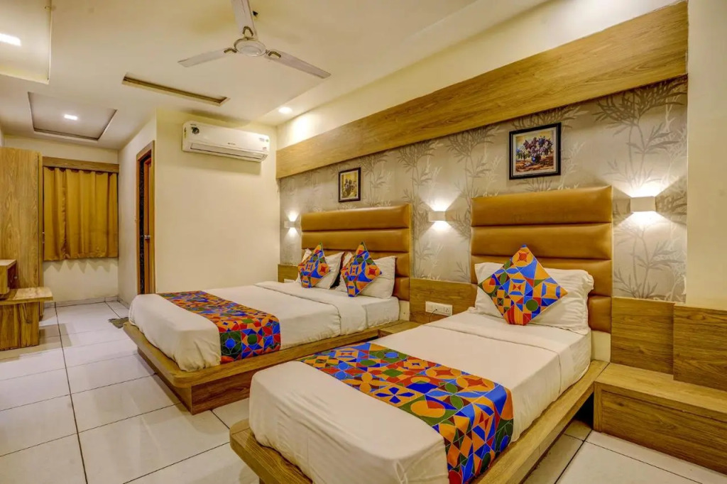 FabHotel Silver Palace