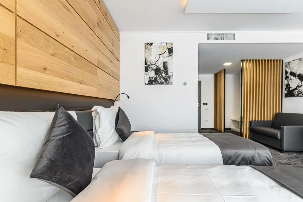 B THE HOTEL