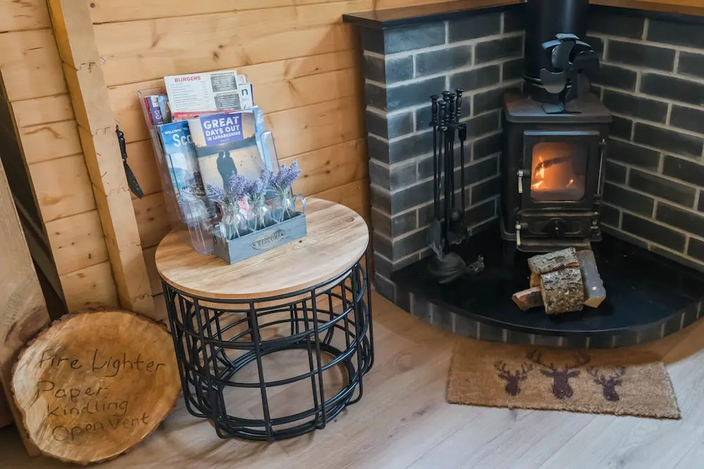 Cabin for 2 - Wood Burning Hot Tub & Fire