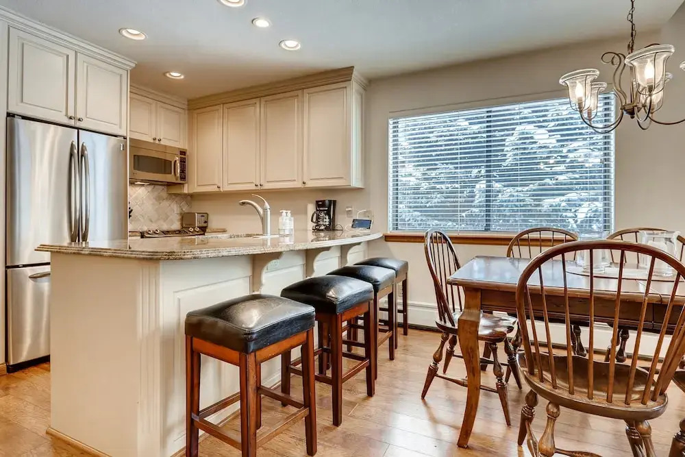 5040 Main Gore Pl Townhouse E-1 3 Bedrooms 3 Bathrooms Townhouse