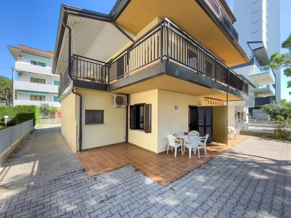Apartment With Parking Near Center