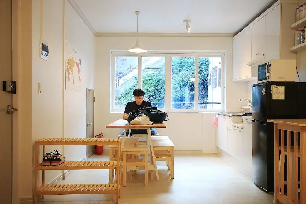 Flat Guest House - Hostel
