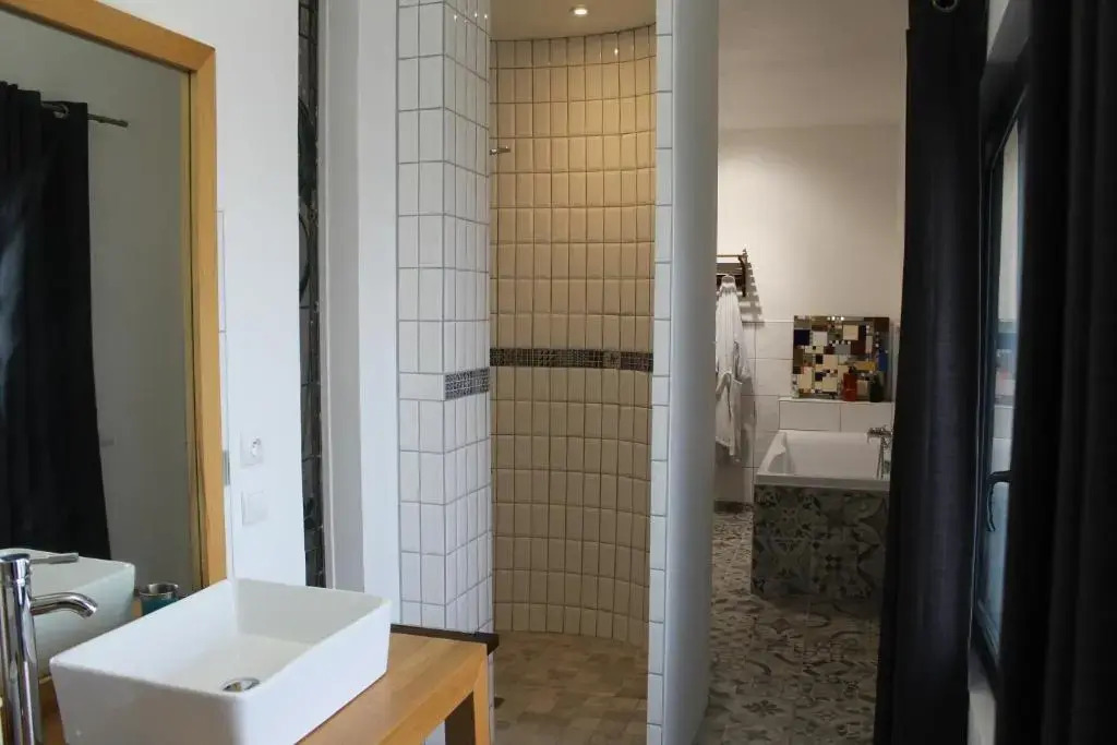 Chambre dHôtes La Grenade Bleue