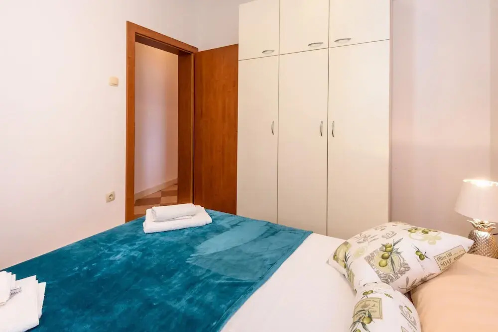 Apartments Zdravko