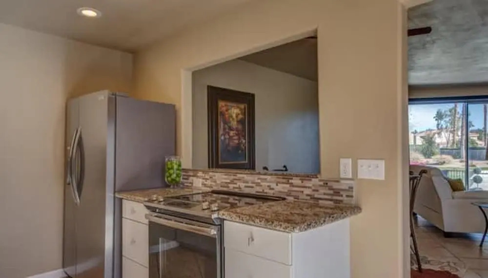 Stylish Condo With Golf Course Views