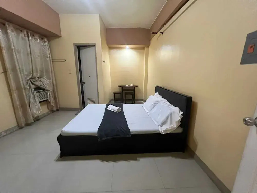 OYO 1151 AAM Transient and Guesthouse
