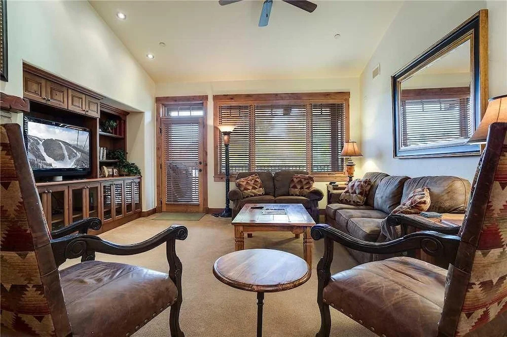 5106 Emerald Lodge, Trappeur's Crossing Apartment 5