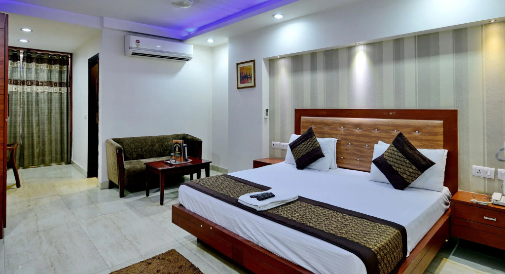 Hotel Emporio - Near New Delhi Railway Station - Paharganj