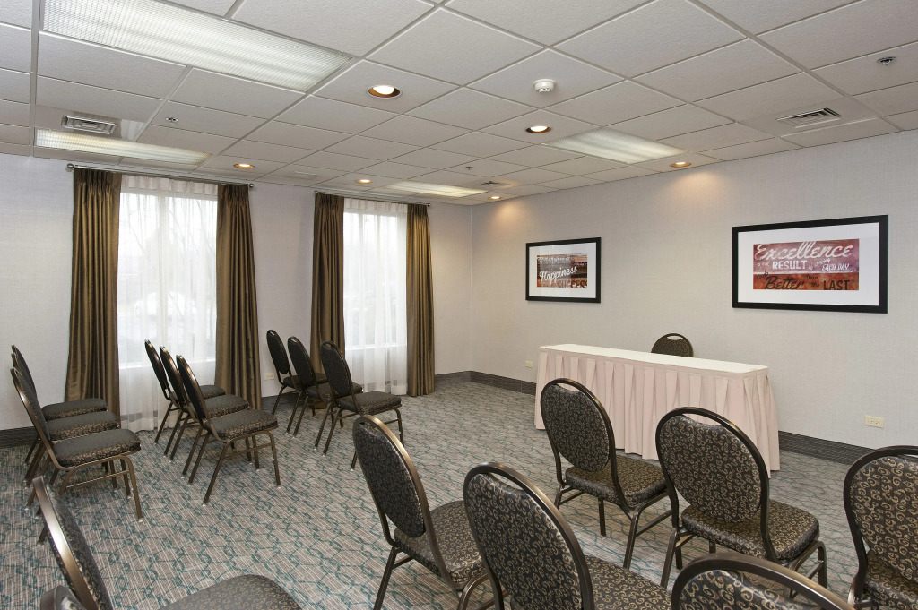 Hampton Inn & Suites Lincolnshire