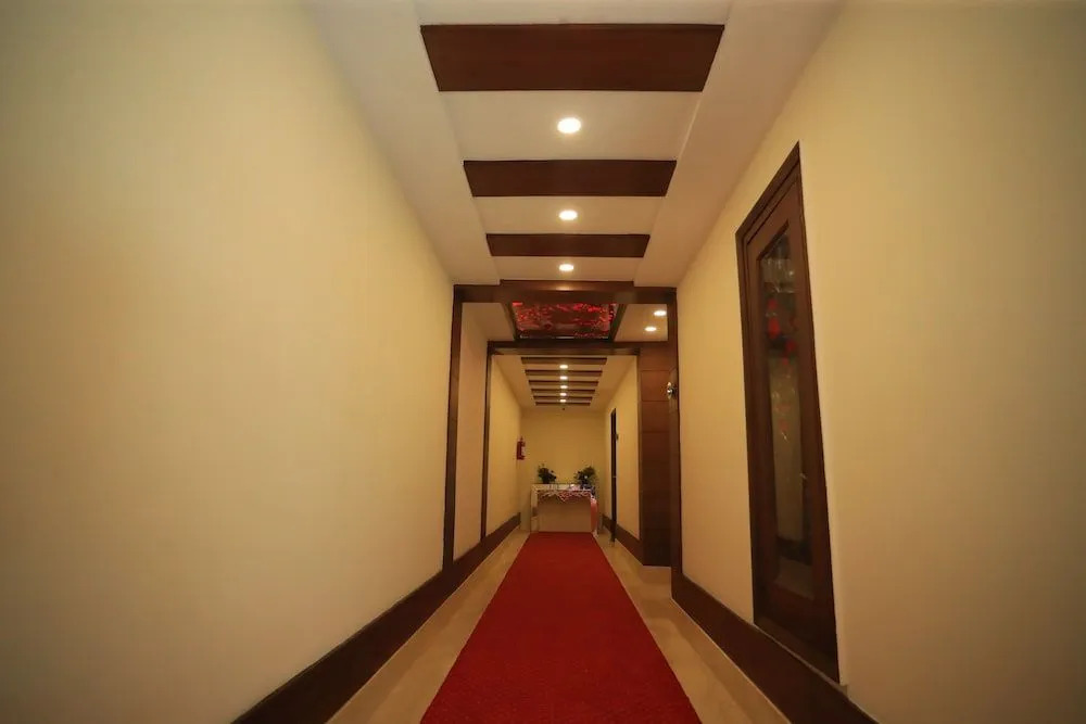 Lawrence Solitaire Resort, Mall road, Mussoorie