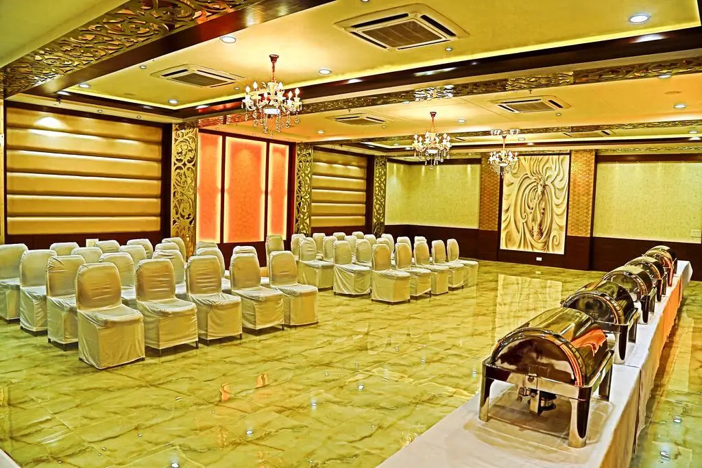 Hotel Taj Heights