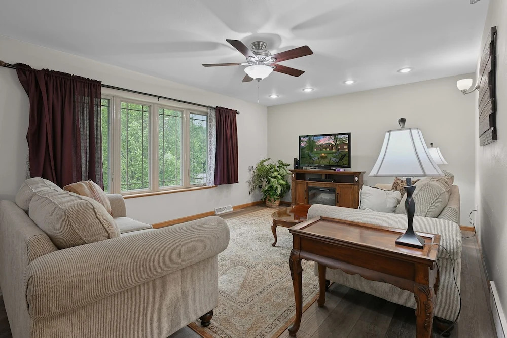 Mosinee Woodland Escape Whole House