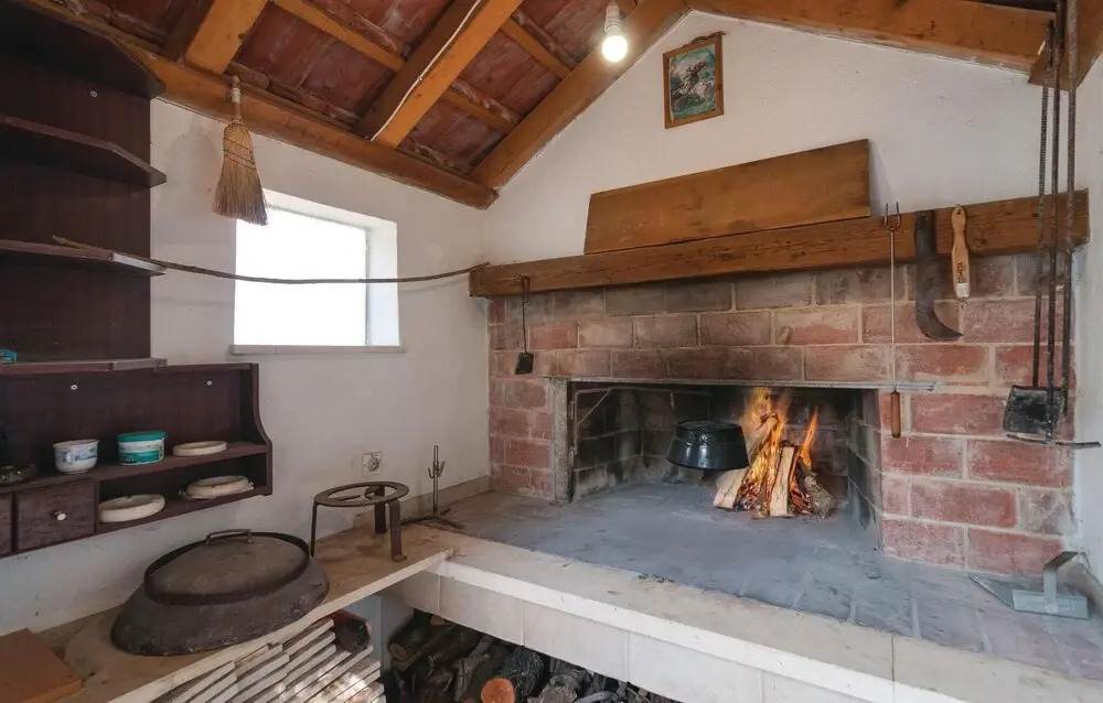 Stunning Home in Pucisca With 1 Bedrooms, Wifi and Outdoor Swimming Pool