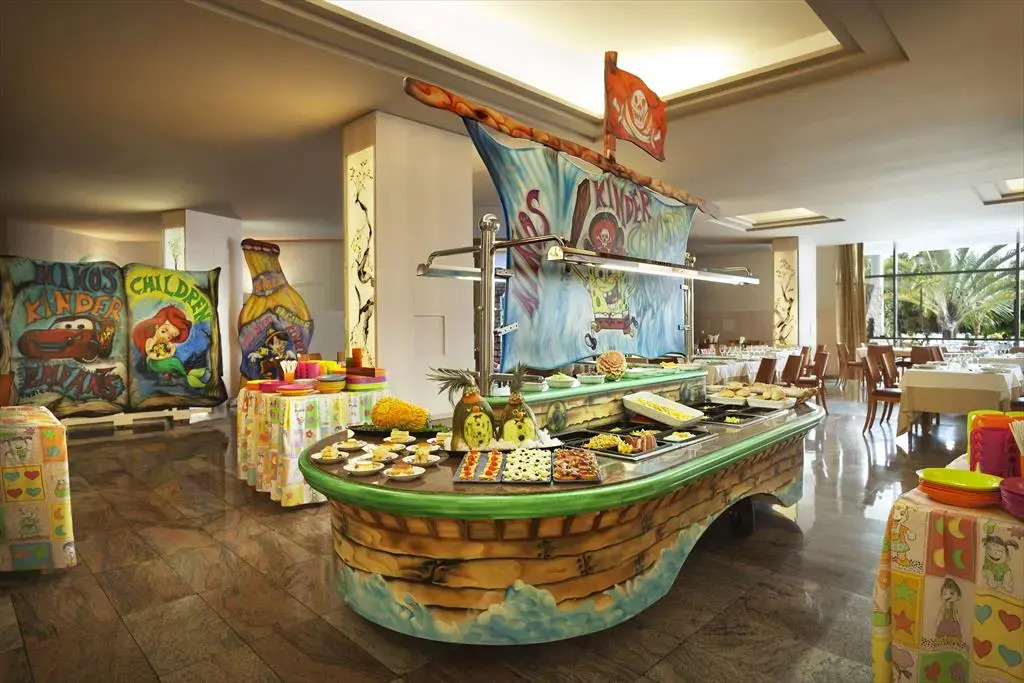 Adrián Hoteles Roca Nivaria