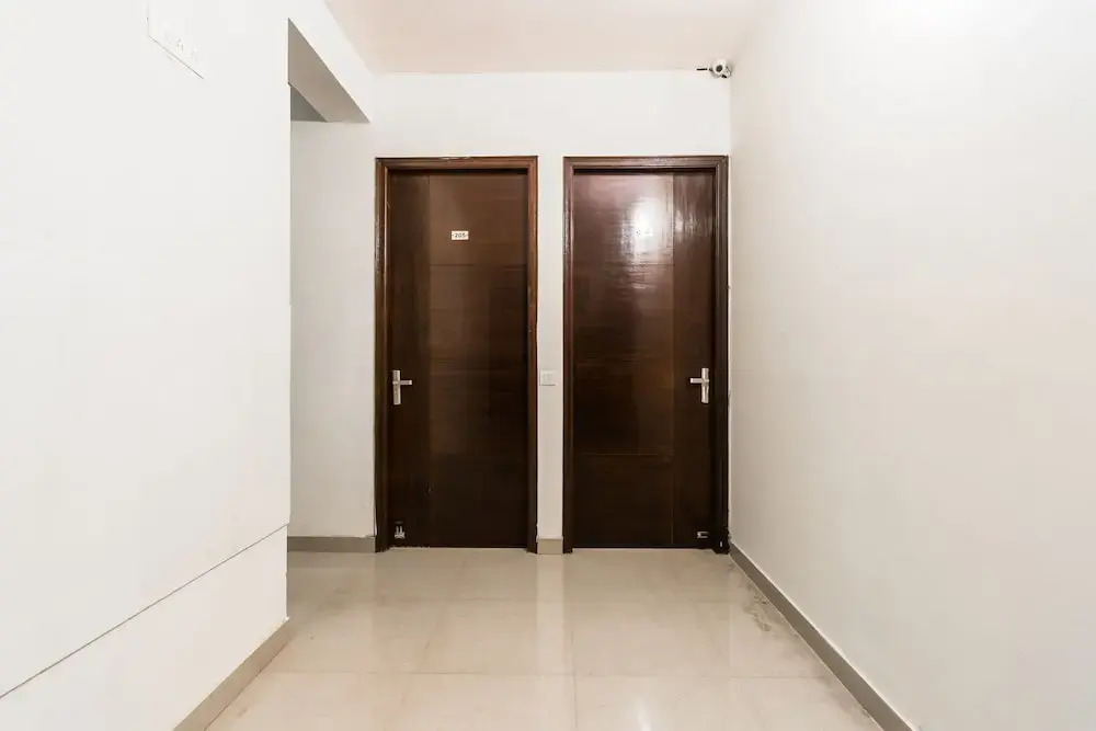 Collection O 3593 Rumaisa Residency