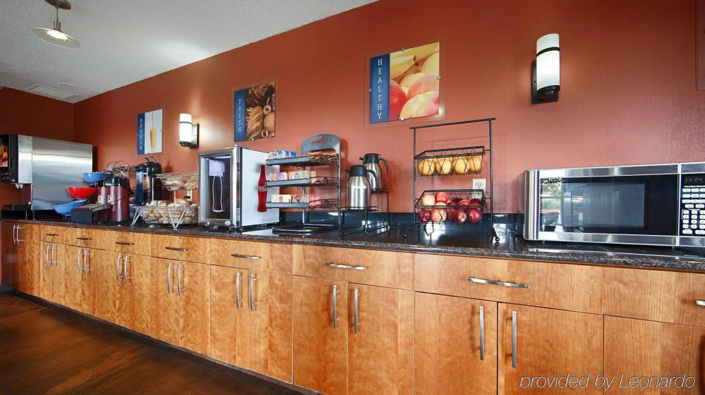 Country Inn & Suites by Radisson, Indianapolis East, IN
