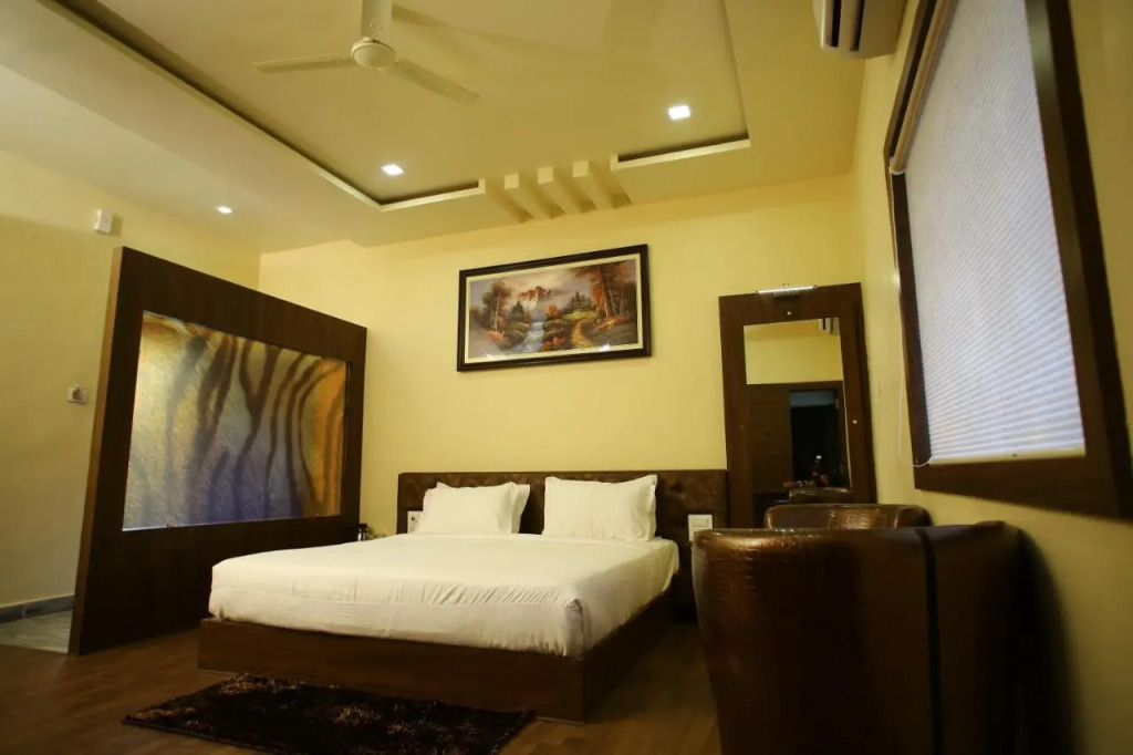 Hotel Saroj Sagar