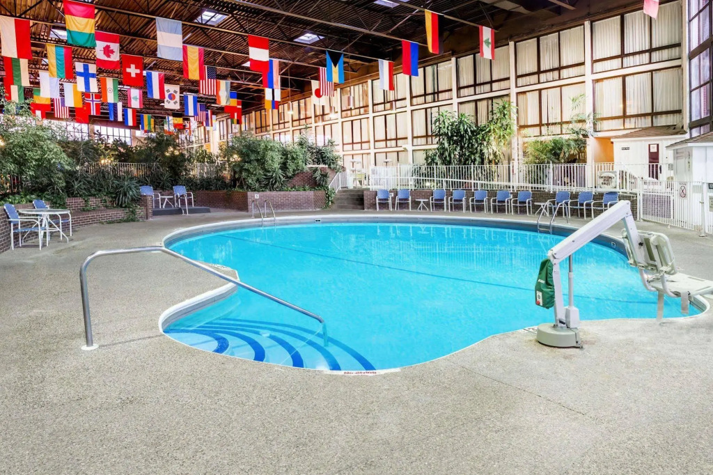 Travelodge Peoria Hotel And Conference Center
