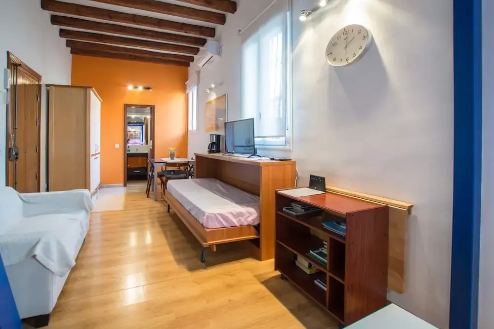 MC YOLO Apartamento Museo Reina Sofia II