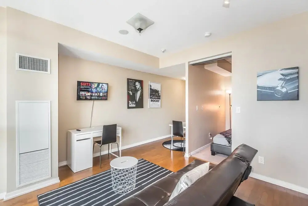 New!! Air Canada Condo Near CN Tower