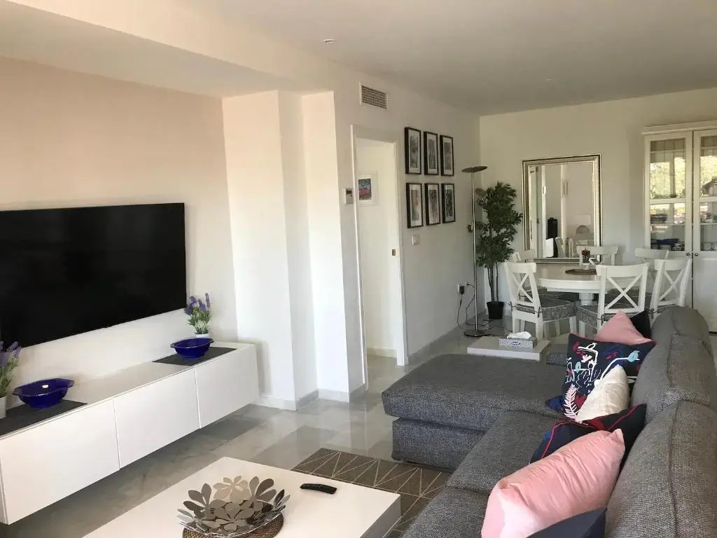 Stunning apartment metres from the beach - RDR222