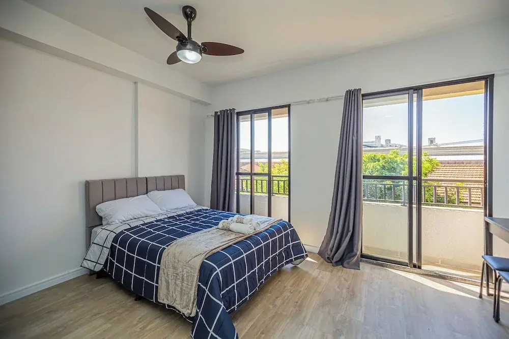 Loft com Smart Lock e Varanda no Bresser