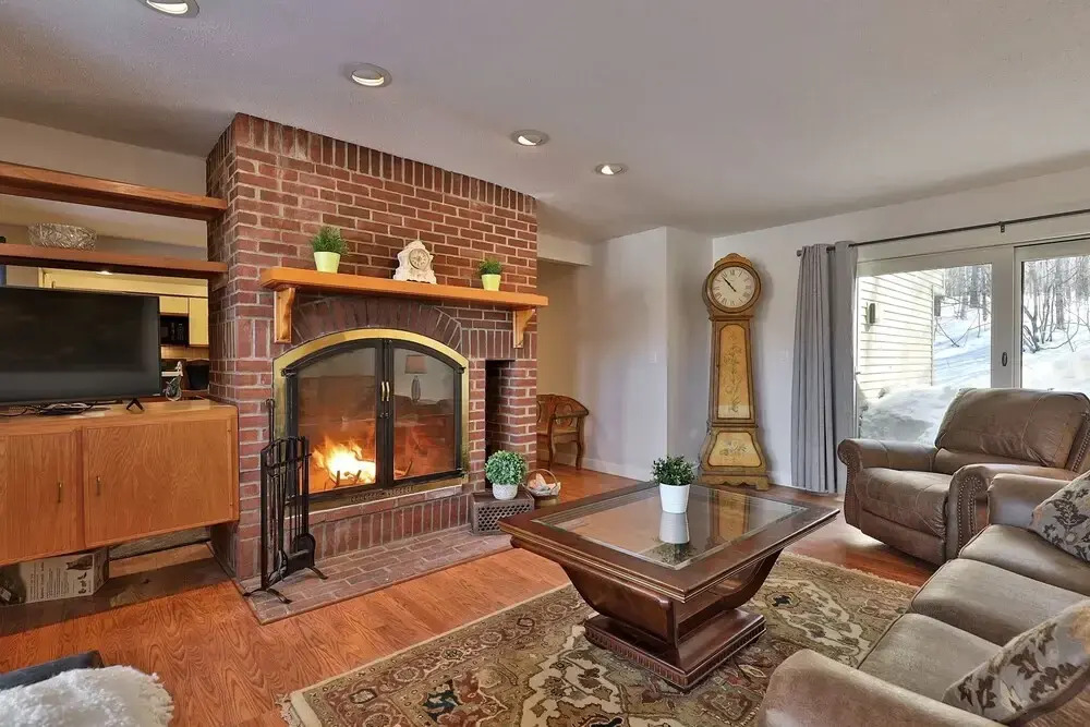 Skiers! Fox Hollow 2br/2ba Condo. Across From Pico, Minutes To Killington 2 Bedroom Condo