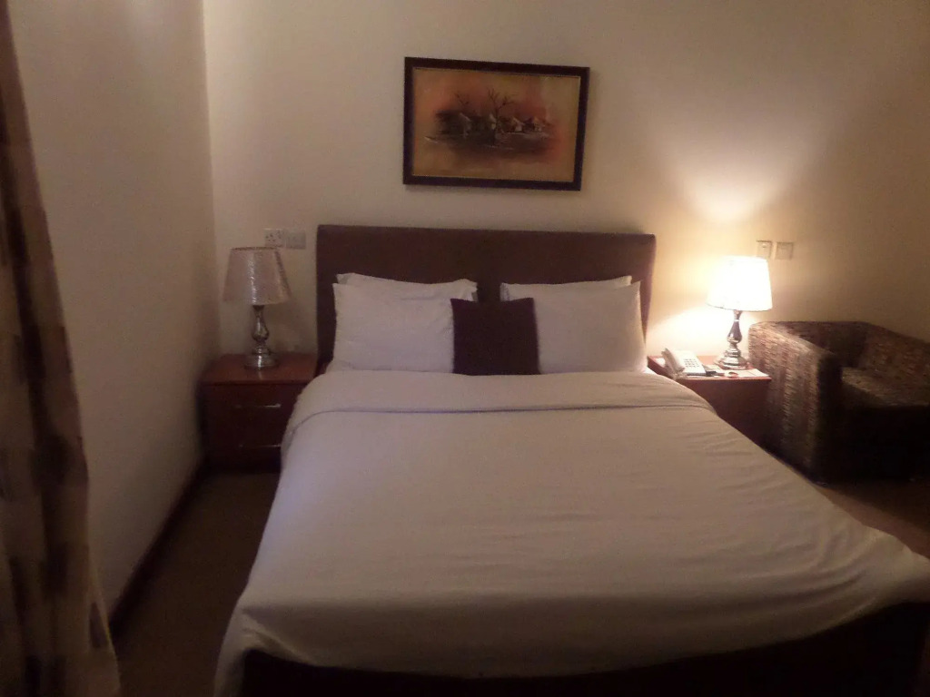 Pearl Gate Hotel
