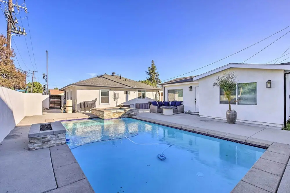 Norwalk Retreat w/ Pool ~ 11 Mi to Disneyland Park