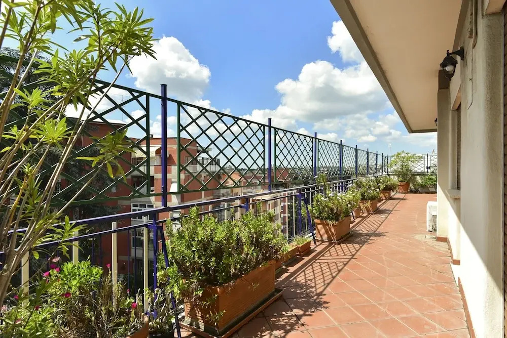 Bright Apartment with Terrace