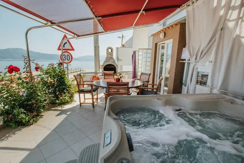 Luxurious Holiday Home in Arbanija with Hot Tub