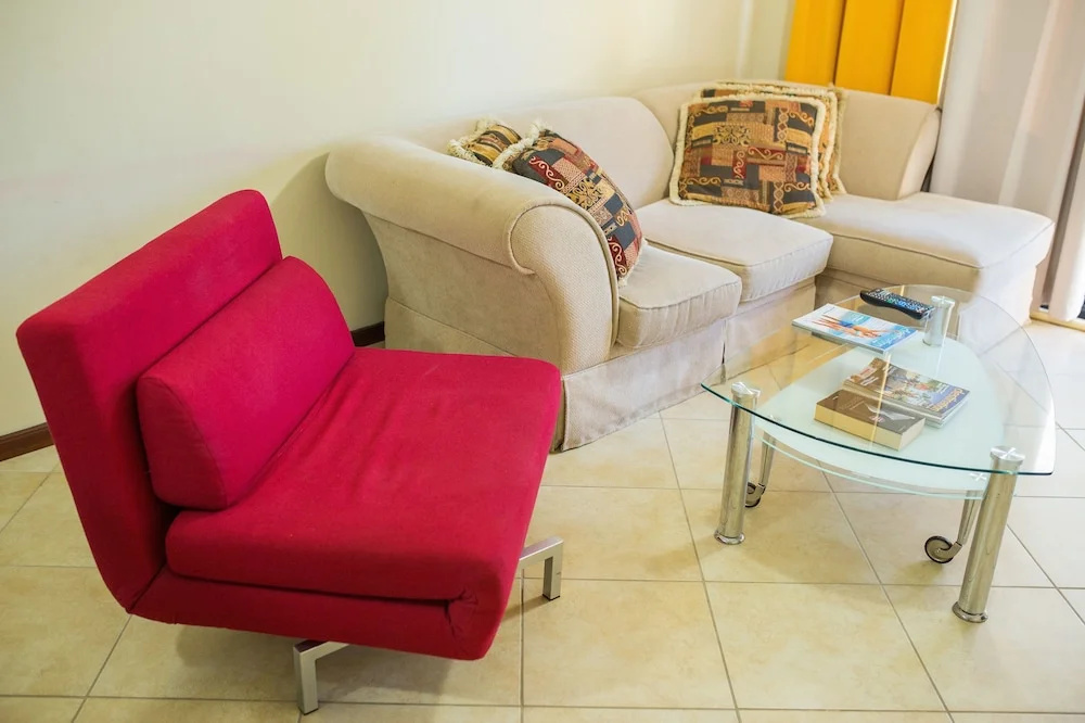 Gold Coast Luxurious and Stylish Condo