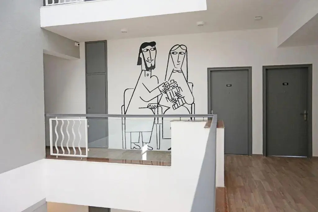 OYO Townhouse 1071 Hotel Metro Inn Residency Near ISKCON Temple Noida