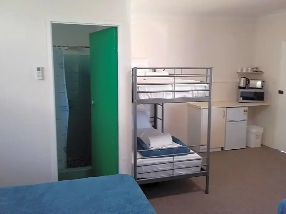 Green Door Motel
