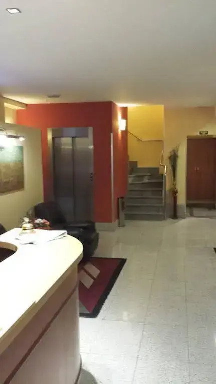 Hostal Guzman El Bueno by gaiarooms