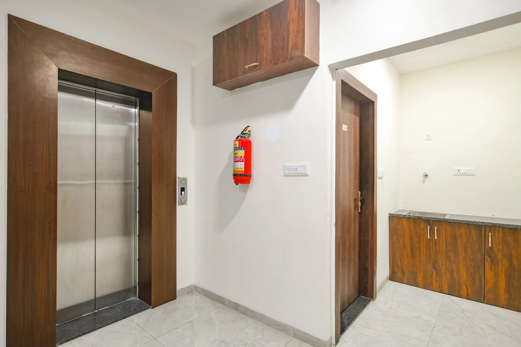 FabHotel Grand Giriraj