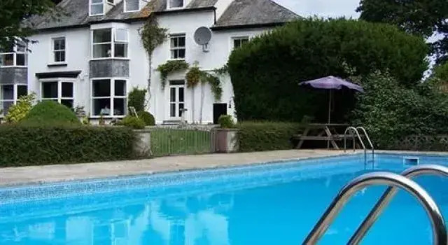Lanarth Hotel and Caravan Park