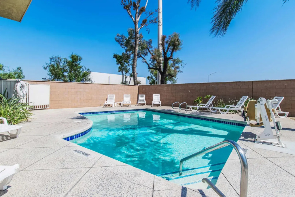 Motel 6 Ontario, CA - Airport
