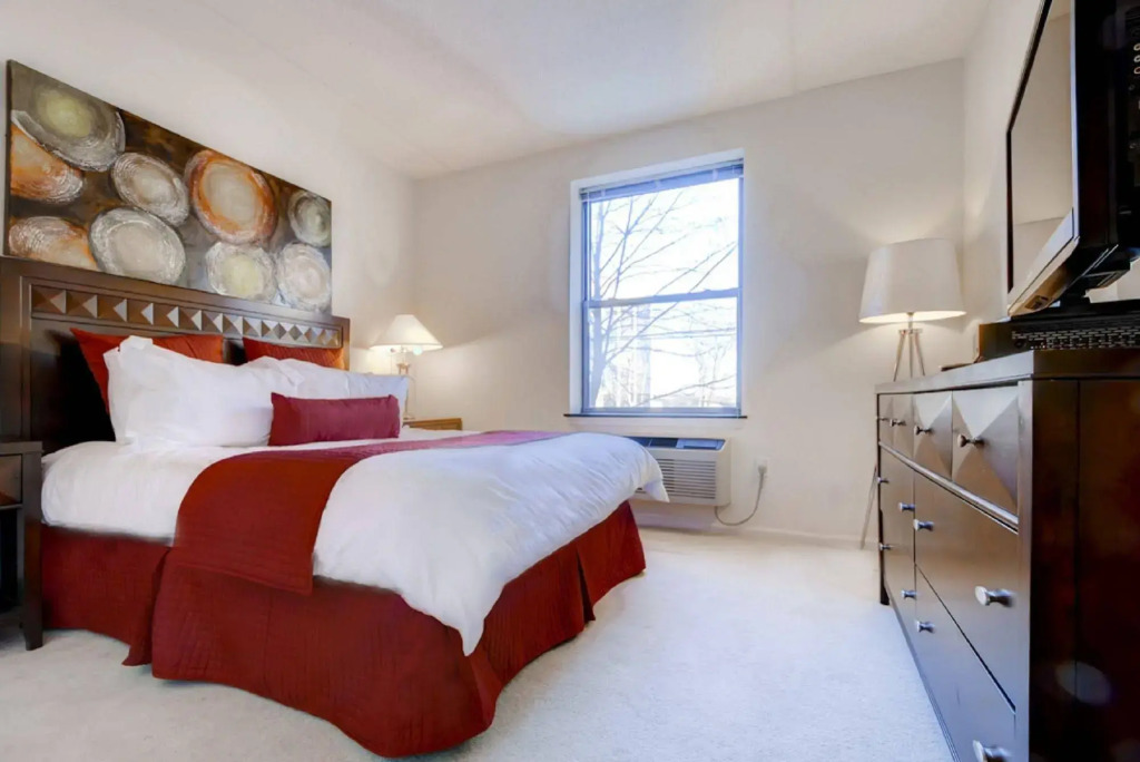 Global Luxury Suites at Seaside Way