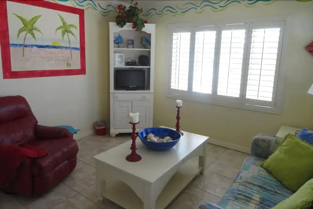 AM Beach Place Unit 6