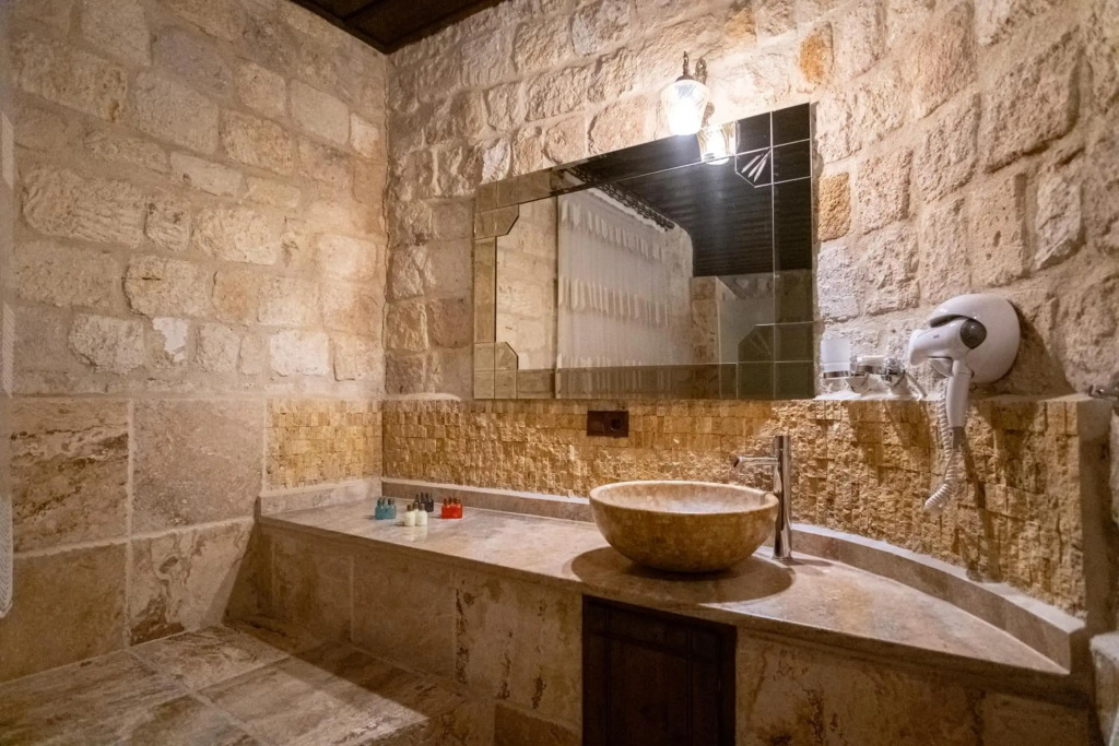 Kemerhan Cave Suites