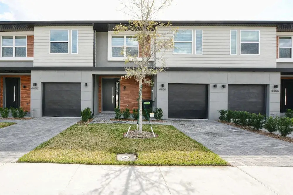 Le Reve 4 Bedroom Townhome w Splashpool - 1203LR