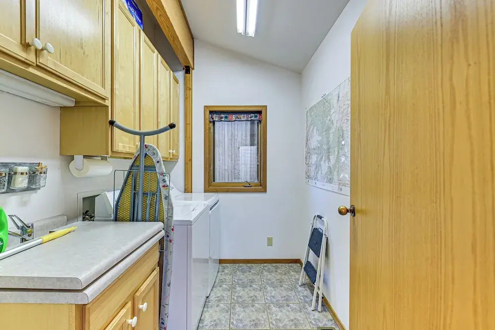 1 Mi to Dtwn Red Lodge: Mtn-view Cabin Getaway