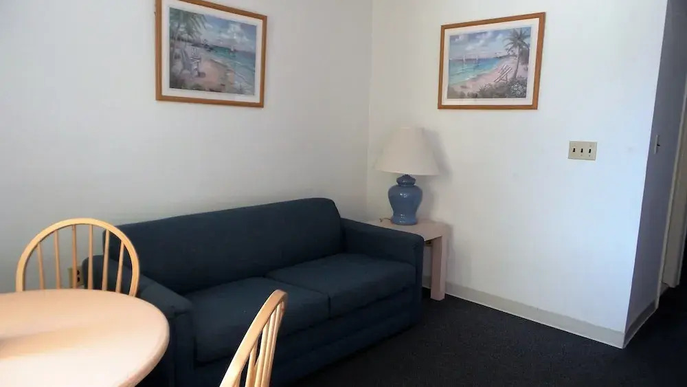 Golden Rail Motel